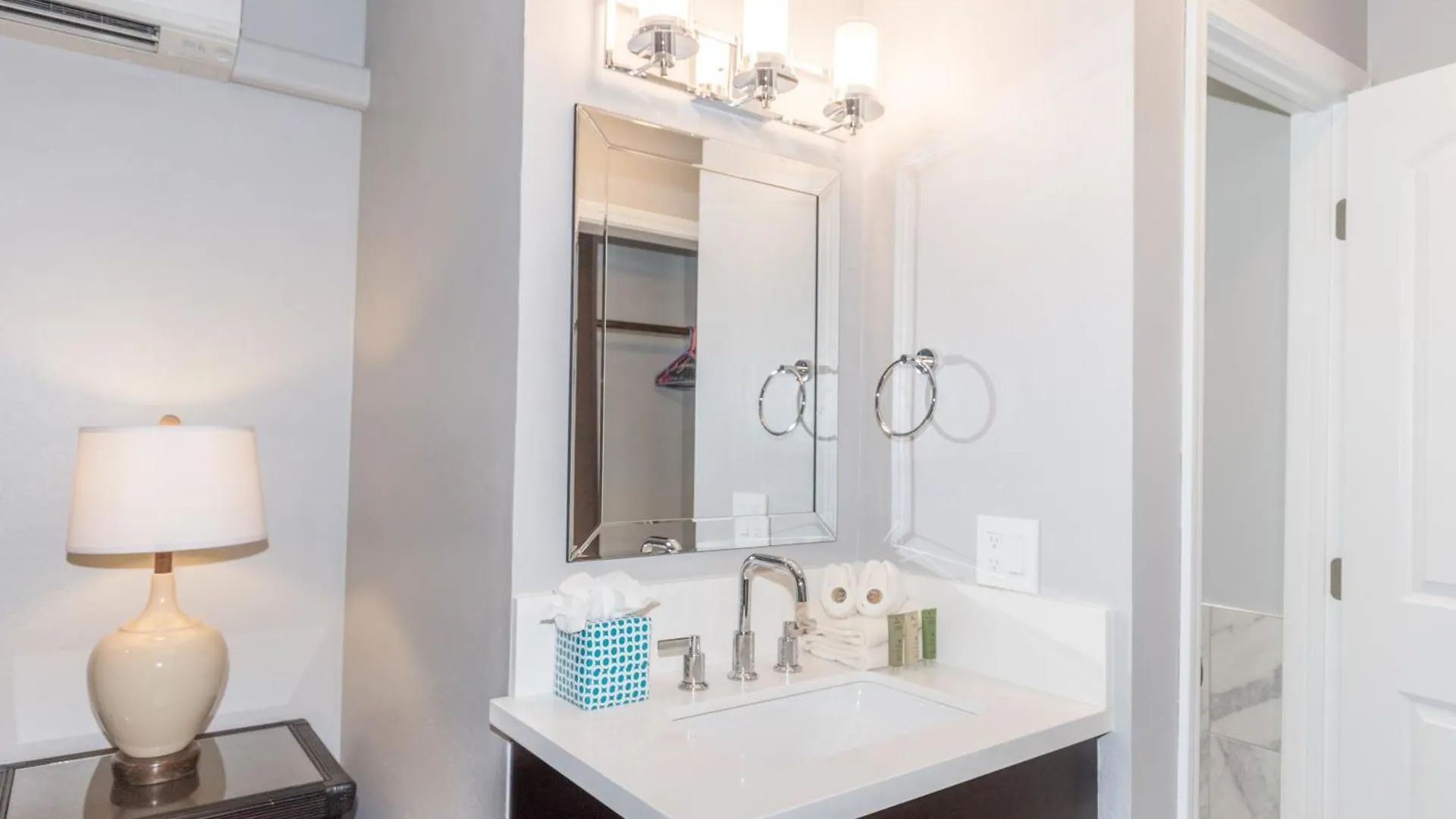 Remodeled & Views! Ks B7- Sullivan Kahana Holiday home