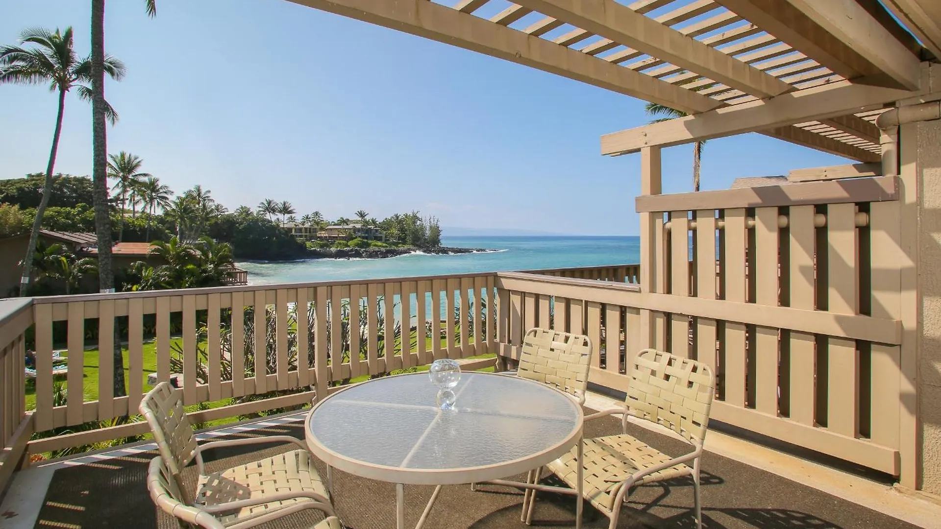 Holiday home Remodeled & Views! Ks B7- Sullivan Kahana