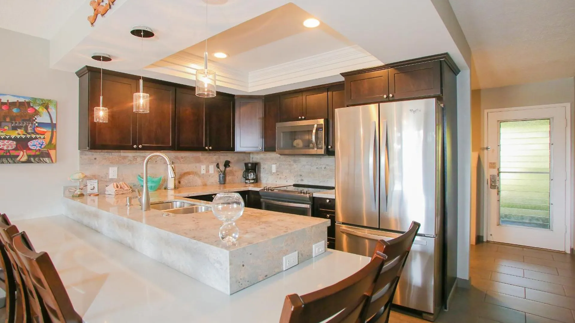 Remodeled & Views! Ks B7- Sullivan Kahana