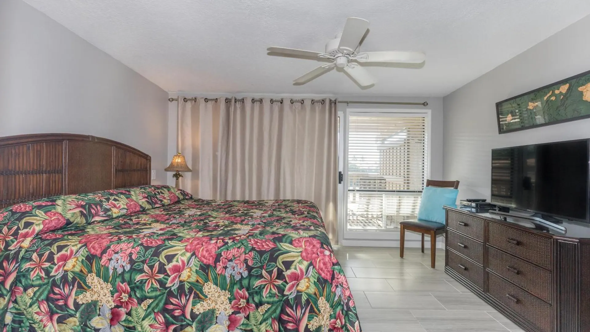 Remodeled & Views! Ks B7- Sullivan Kahana