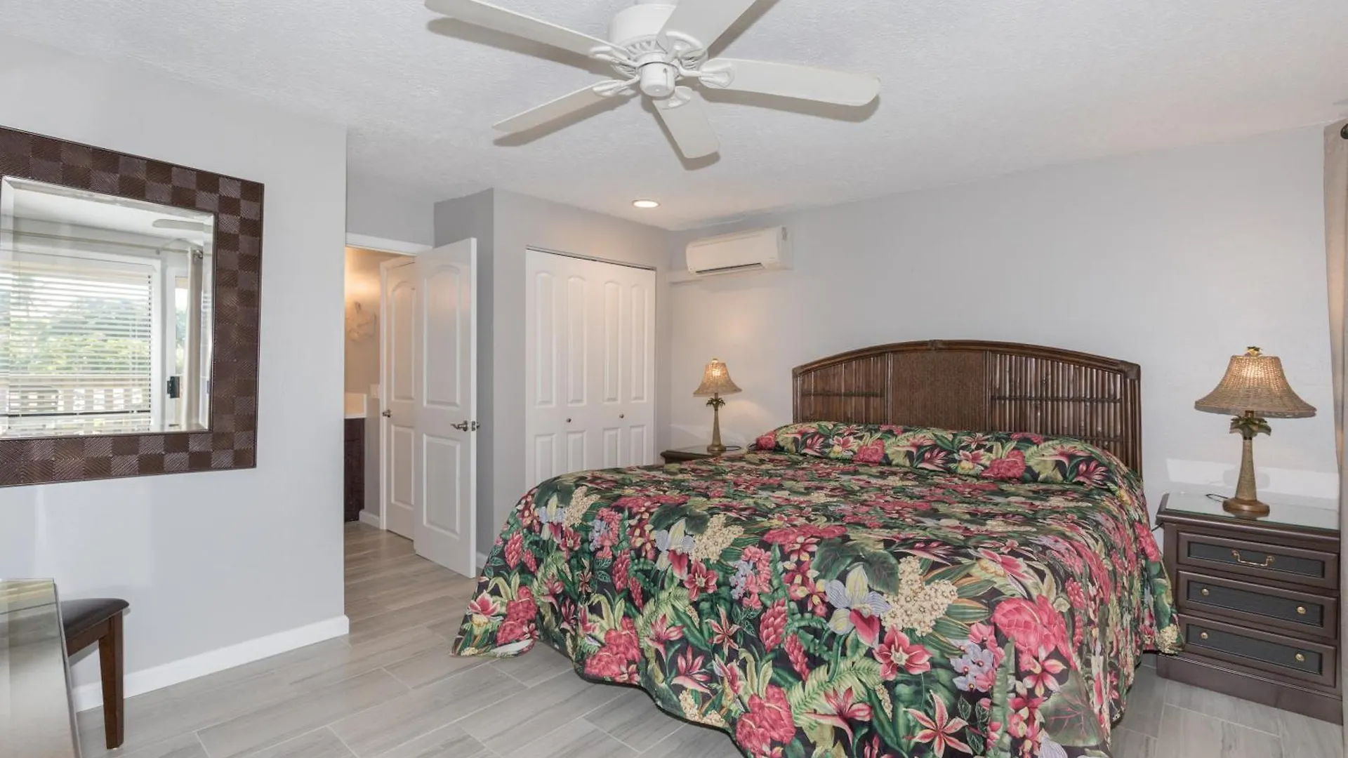Remodeled & Views! Ks B7- Sullivan Kahana